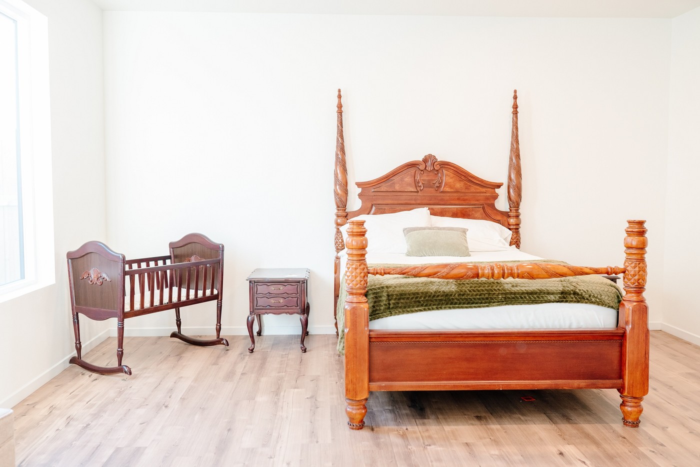 Lubbock birth center amenities - comfortable birthing suite with water birth option